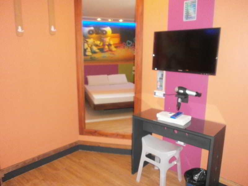 Hotel Dream World Las Piñas Zewnętrze zdjęcie